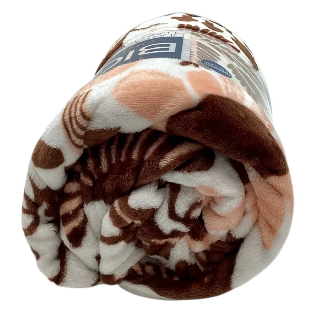 The Big One “Fall Icons” Oversized Supersoft Printed Plush Throw Blanket (NWT)